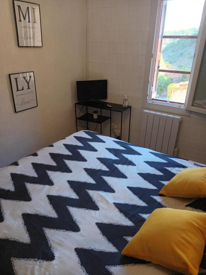 B&B Chambres "Chez Meme Germaine" Caramany Ngoại thất bức ảnh